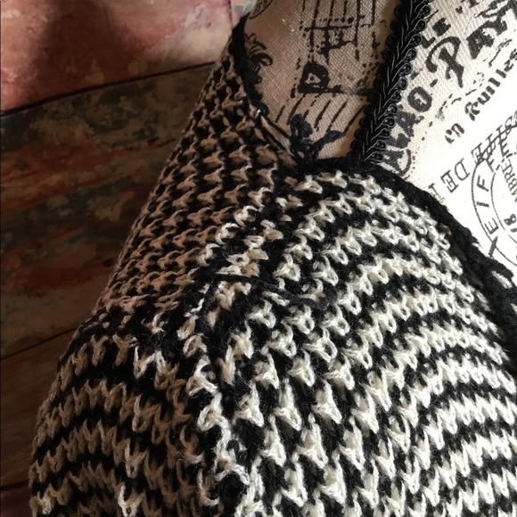 Women’s 🌸SOLD🌸 Knitted Cardigan - Picture 8 of 8